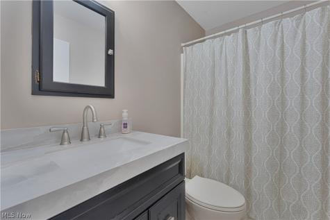 1341 Fox Run Drive Youngstown OH 44512