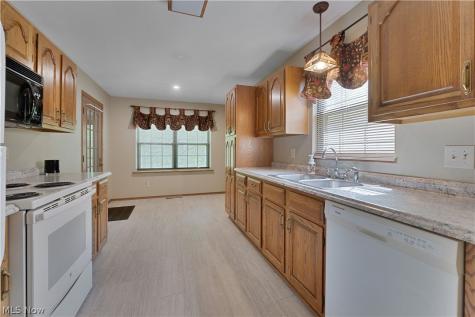 1341 Fox Run Drive Youngstown OH 44512