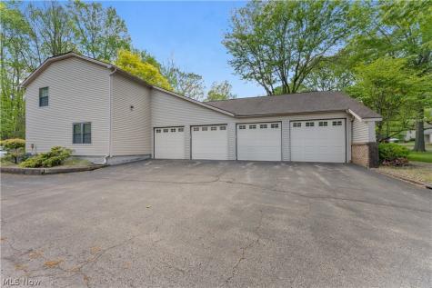 1341 Fox Run Drive Youngstown OH 44512