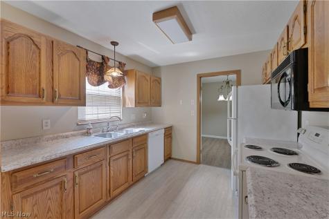 1341 Fox Run Drive Youngstown OH 44512