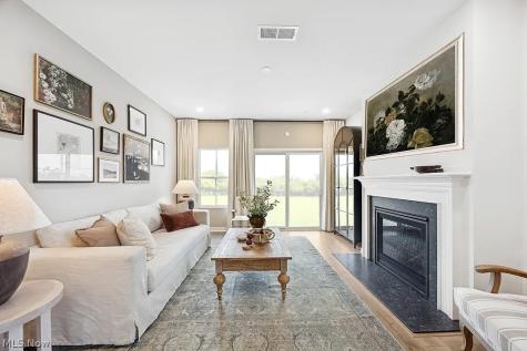 5094 Shepherds Glen Willoughby OH 44094