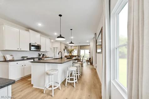 5094 Shepherds Glen Willoughby OH 44094