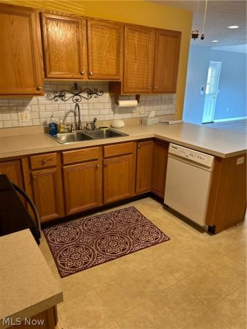 1313 Wynridge Avenue Louisville OH 44641