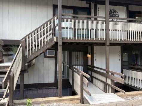 1611 Treetop Trail Akron OH 44313