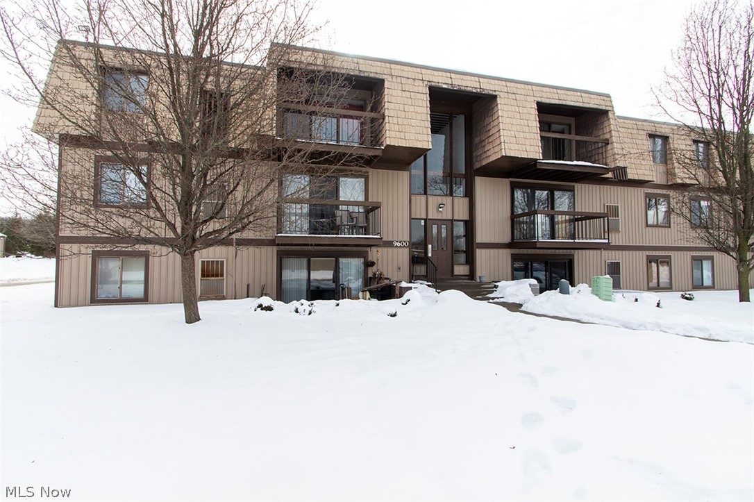 North Royalton OH, 9600 Cove Avenue, Unit B-9