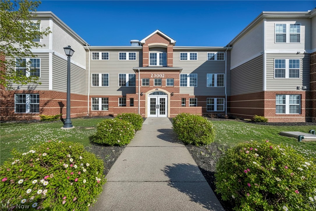 23002 Chandlers Lane Olmsted Falls OH 44138