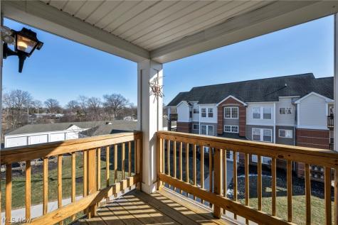 23002 Chandlers Lane Olmsted Falls OH 44138