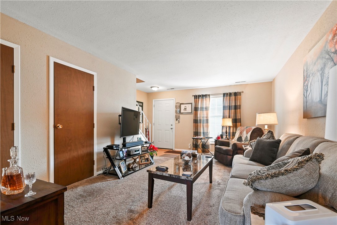 700 Lakeview Drive Cortland OH 44410