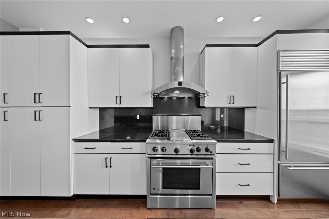 2339 Edgehill Road Cleveland OH 44106