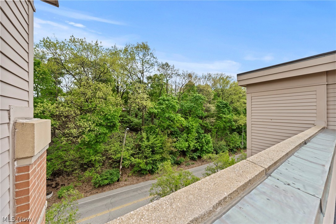 2339 Edgehill Road Cleveland OH 44106