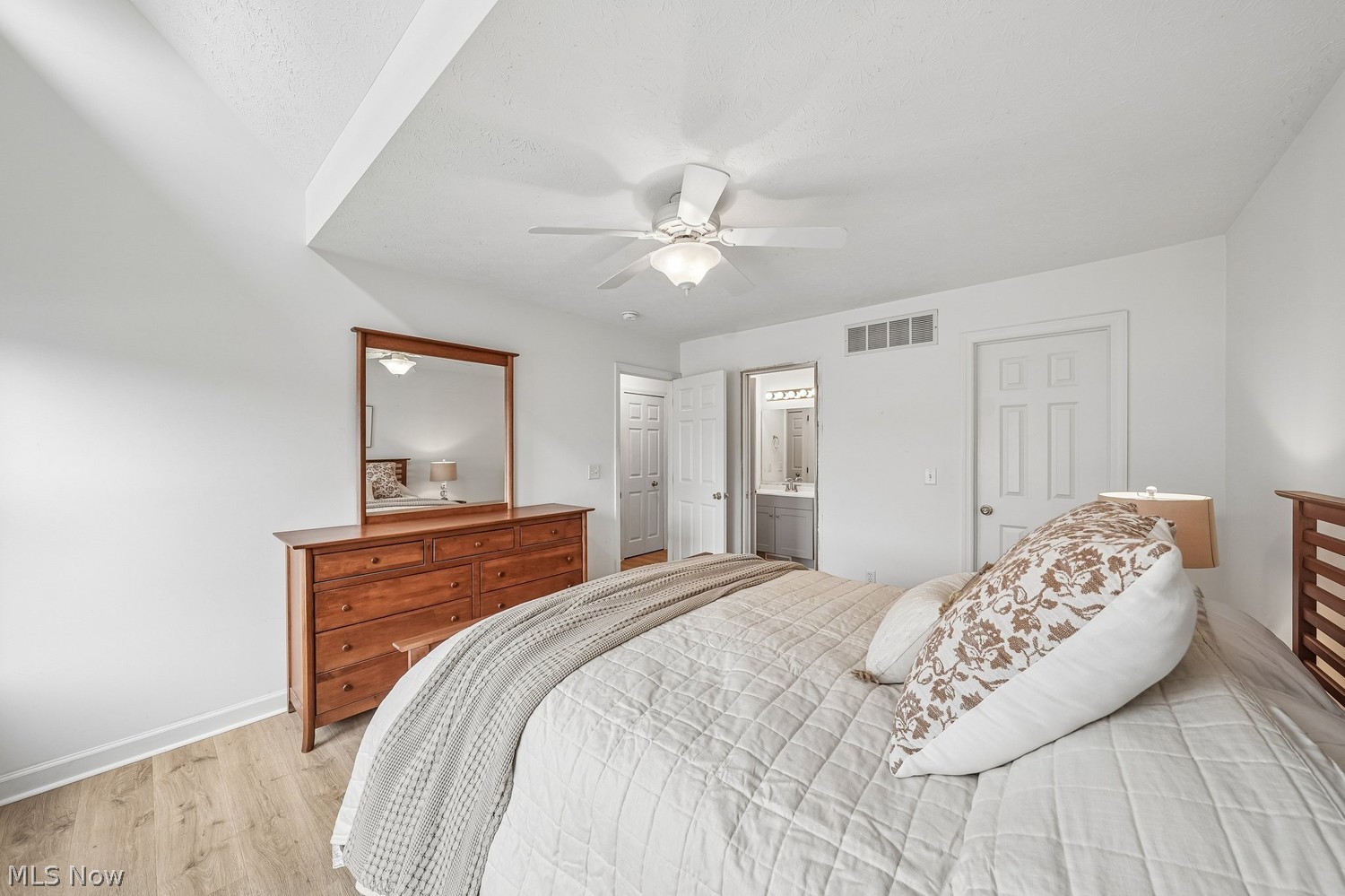 37083 Fairfield Lane North Ridgeville OH 44039