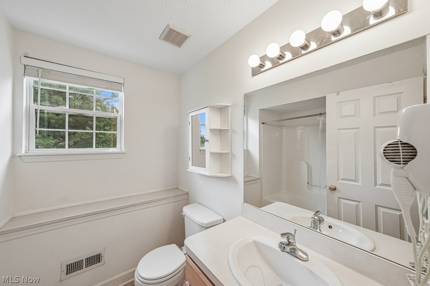 37083 Fairfield Lane North Ridgeville OH 44039