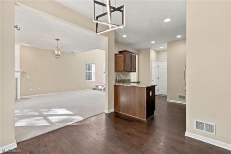 4058 Gardiner Run Copley OH 44321
