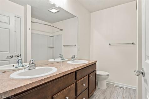 4058 Gardiner Run Copley OH 44321