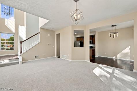 4058 Gardiner Run Copley OH 44321