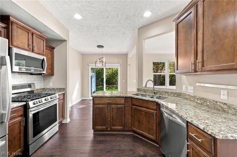 4058 Gardiner Run Copley OH 44321