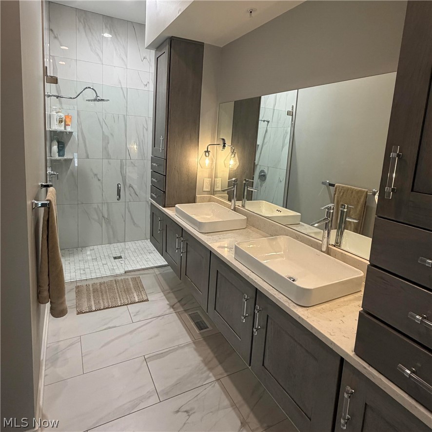 3110 Vine Court Cleveland OH 44113