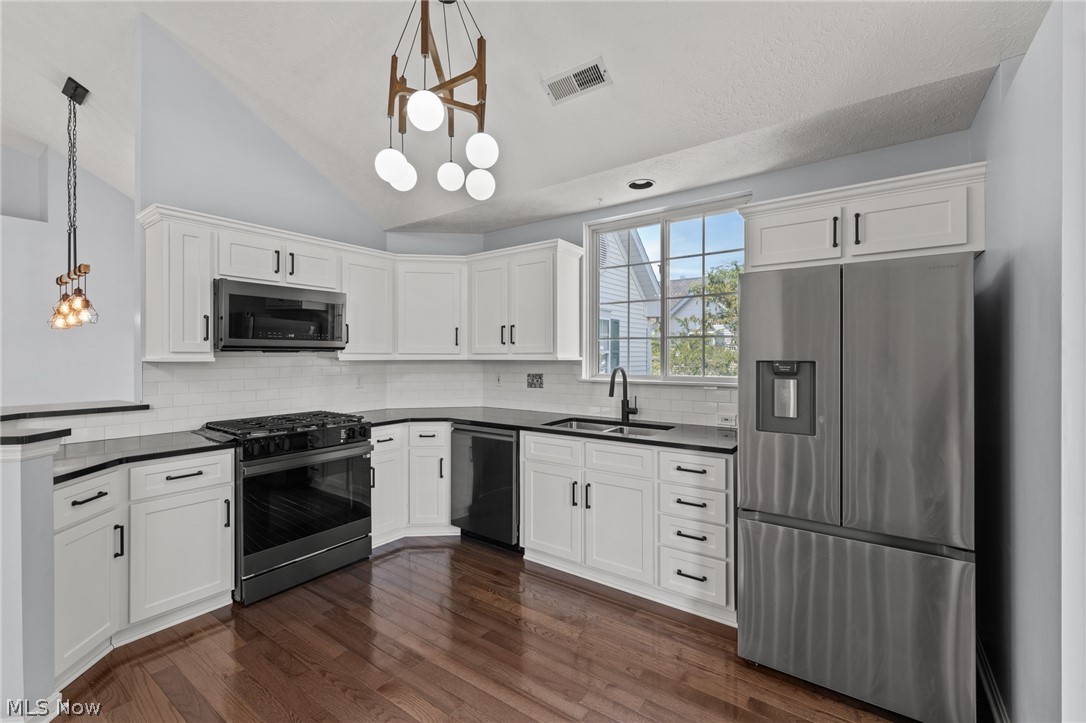 282 Vista Circle North Olmsted OH 44070