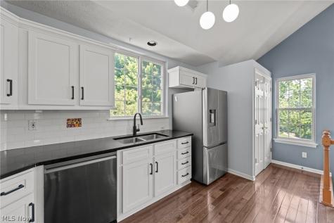 282 Vista Circle North Olmsted OH 44070