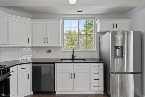 282 Vista Circle North Olmsted OH 44070