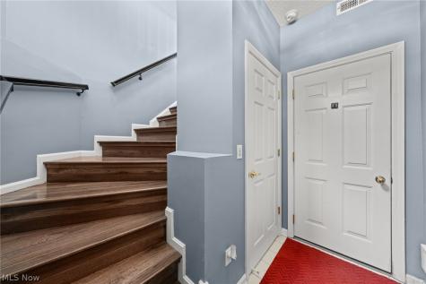 282 Vista Circle North Olmsted OH 44070