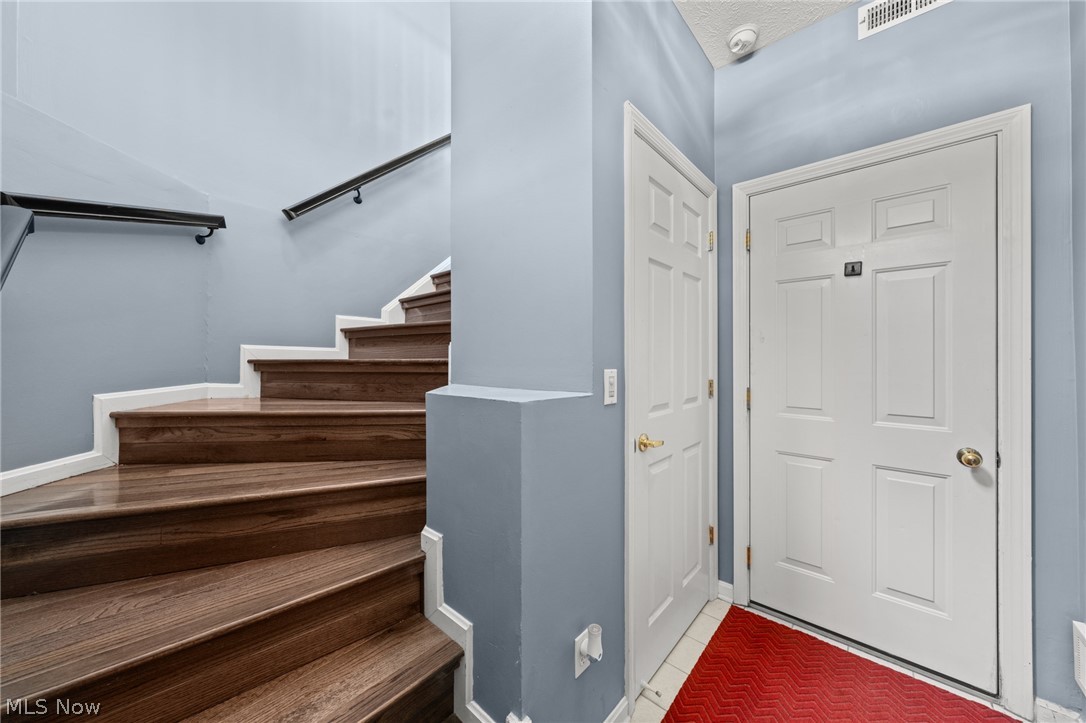 282 Vista Circle North Olmsted OH 44070