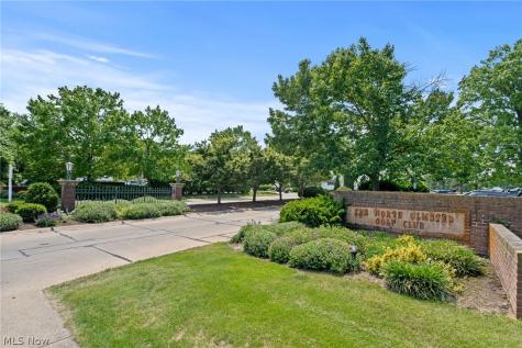 282 Vista Circle North Olmsted OH 44070