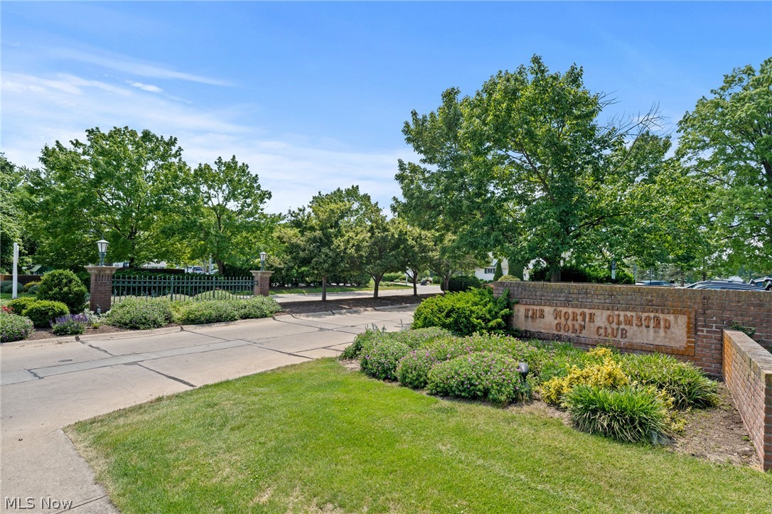282 Vista Circle North Olmsted OH 44070