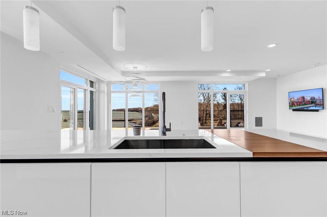 22700 Lake Road Rocky River OH 44116