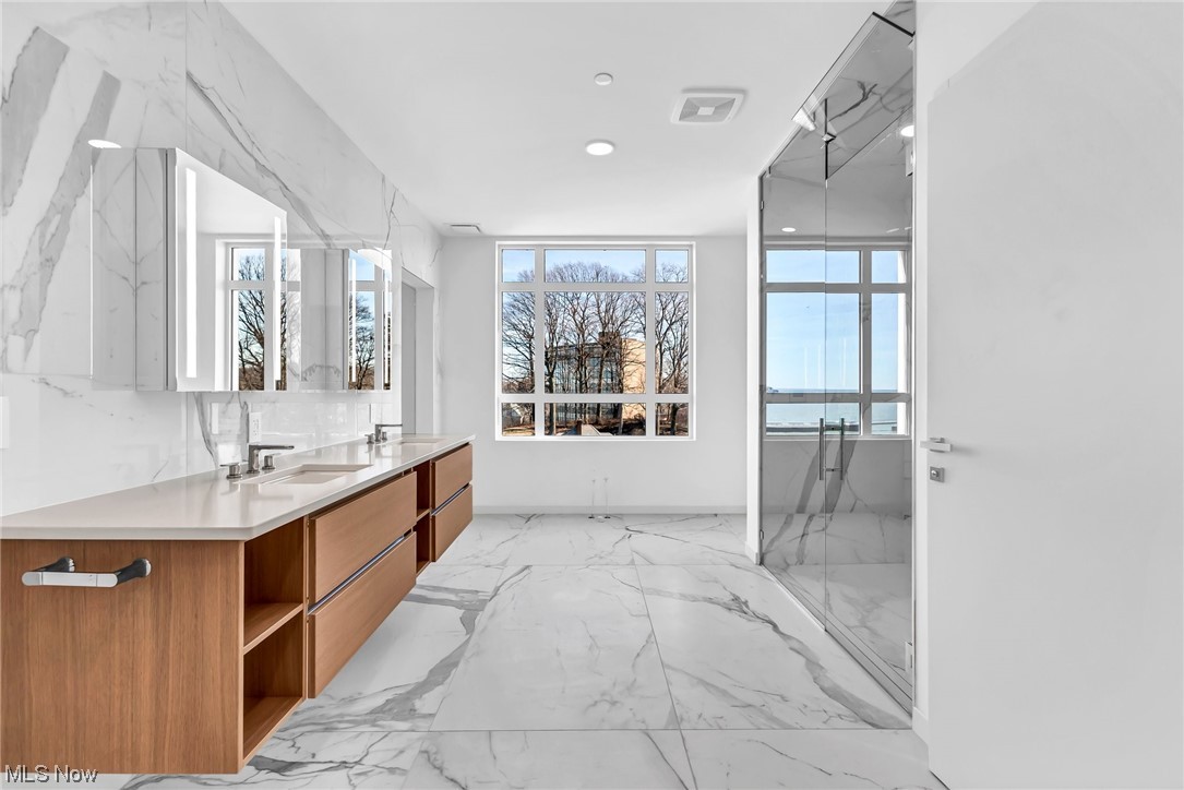 22700 Lake Road Rocky River OH 44116