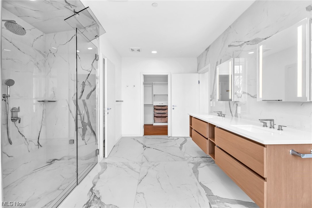 22700 Lake Road Rocky River OH 44116