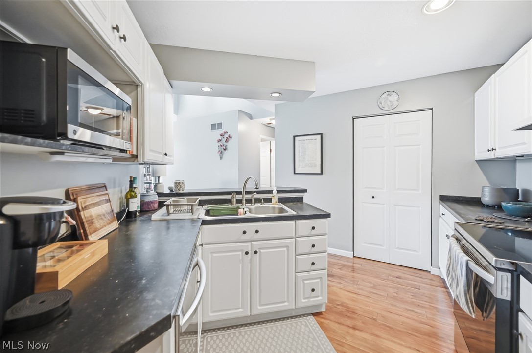 1183 Red Tail Hawk Drive Boardman OH 44512
