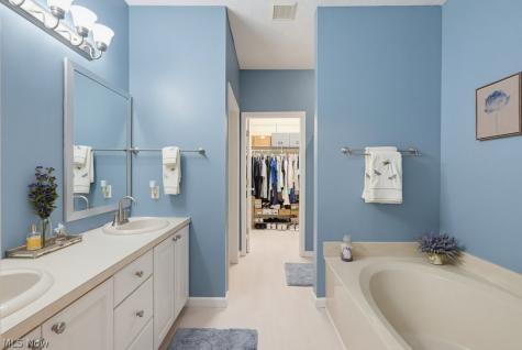 8578 Pine Creek Lane Northfield OH 44067