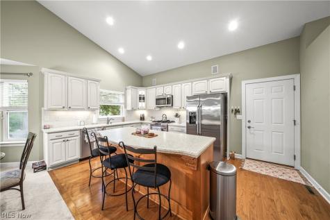 169 Waterford Way Tallmadge OH 44278