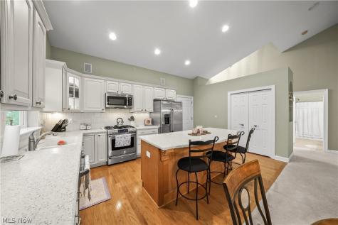 169 Waterford Way Tallmadge OH 44278