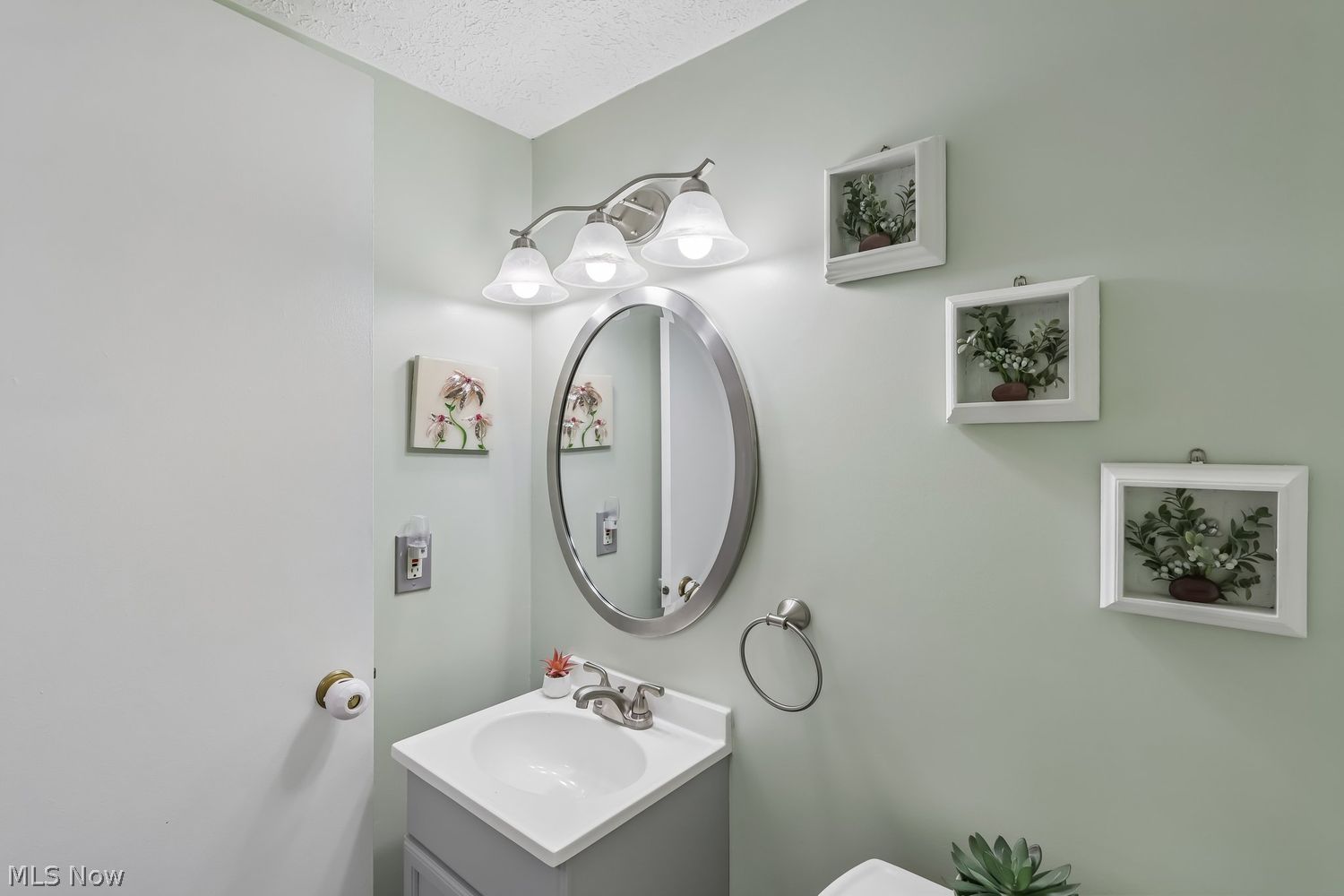 20496 Williamsburg Court Middleburg Heights OH 44130
