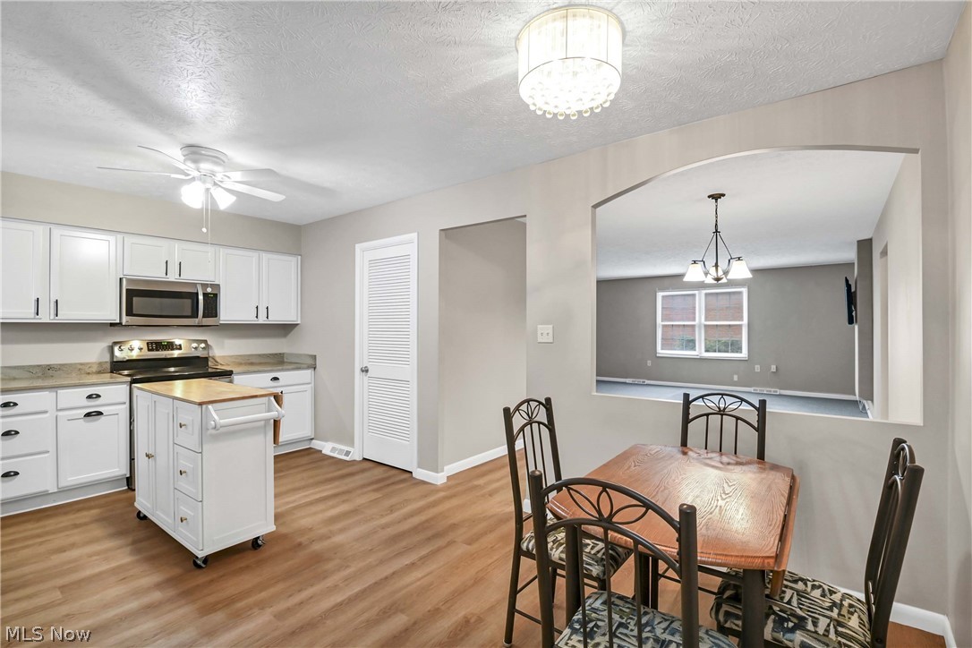 2823 Pease Drive Rocky River OH 44116
