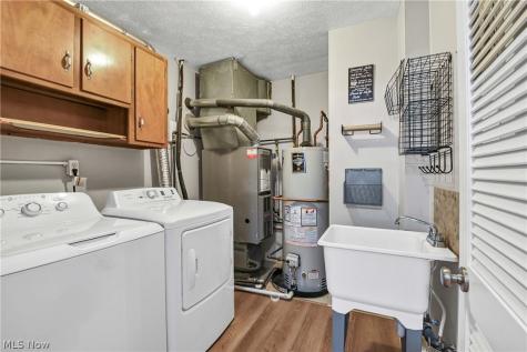 2823 Pease Drive Rocky River OH 44116