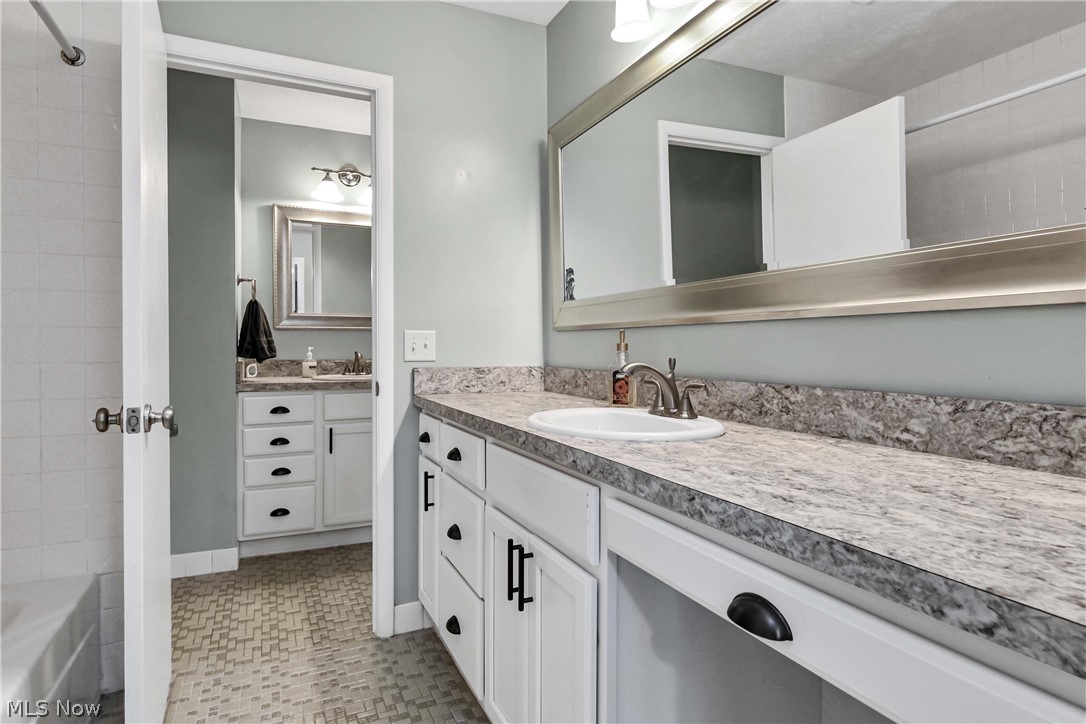 2823 Pease Drive Rocky River OH 44116