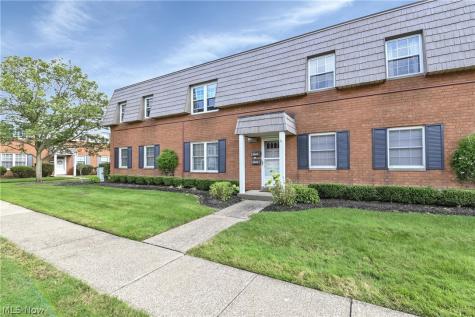 2823 Pease Drive Rocky River OH 44116