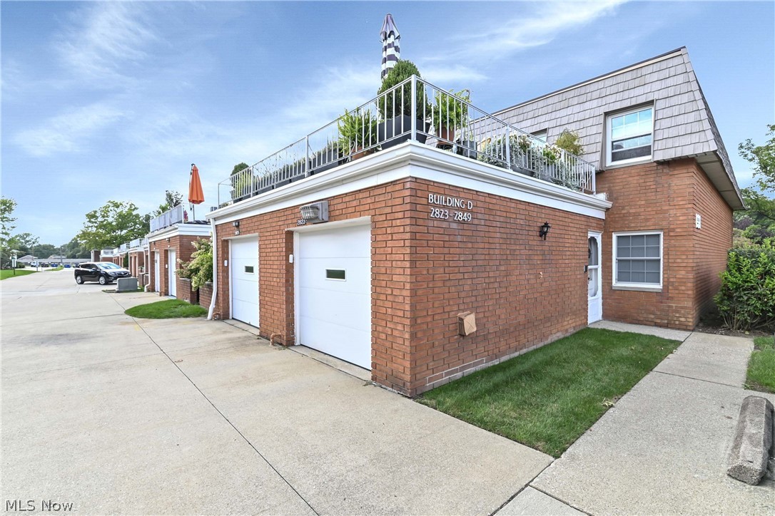 2823 Pease Drive Rocky River OH 44116