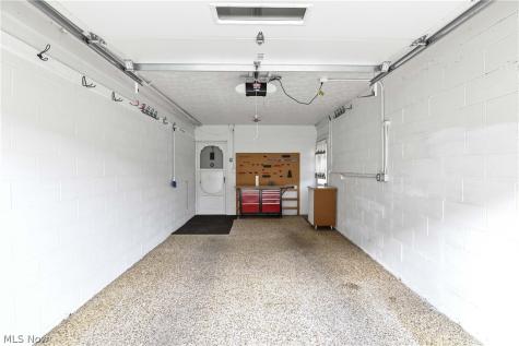 2823 Pease Drive Rocky River OH 44116