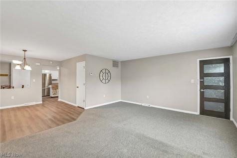 2823 Pease Drive Rocky River OH 44116