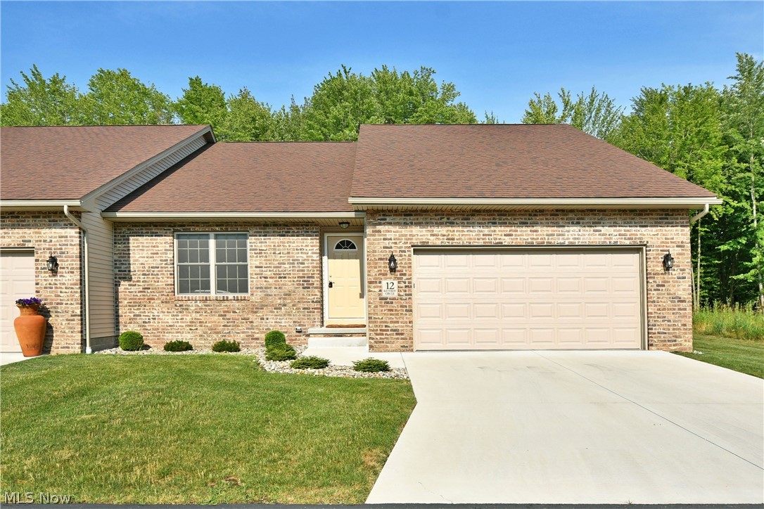 12 Bayview Circle Cortland OH 44410