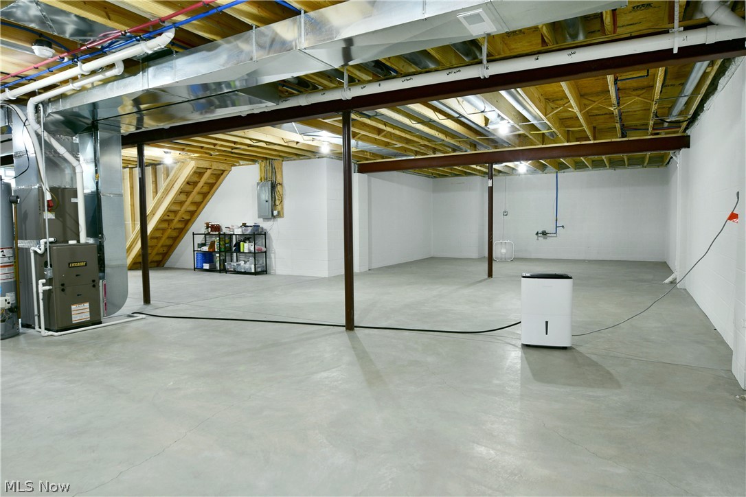 12 Bayview Circle Cortland OH 44410