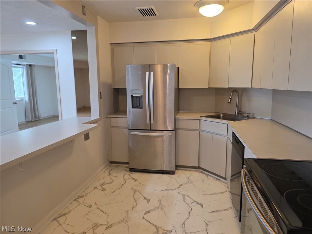 2202 Acacia Park Drive Lyndhurst OH 44124