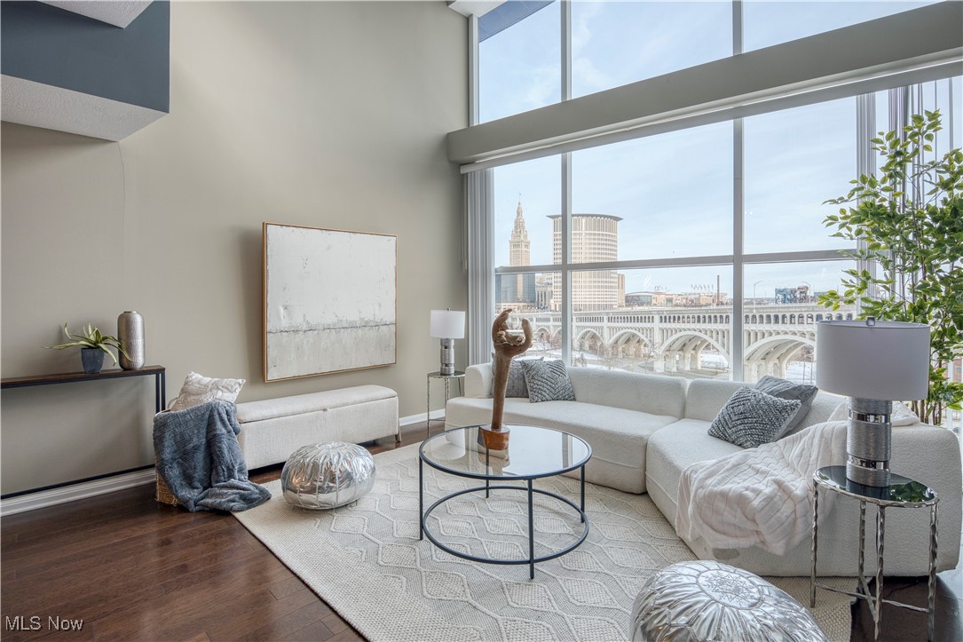 1237 Washington Avenue Cleveland OH 44113