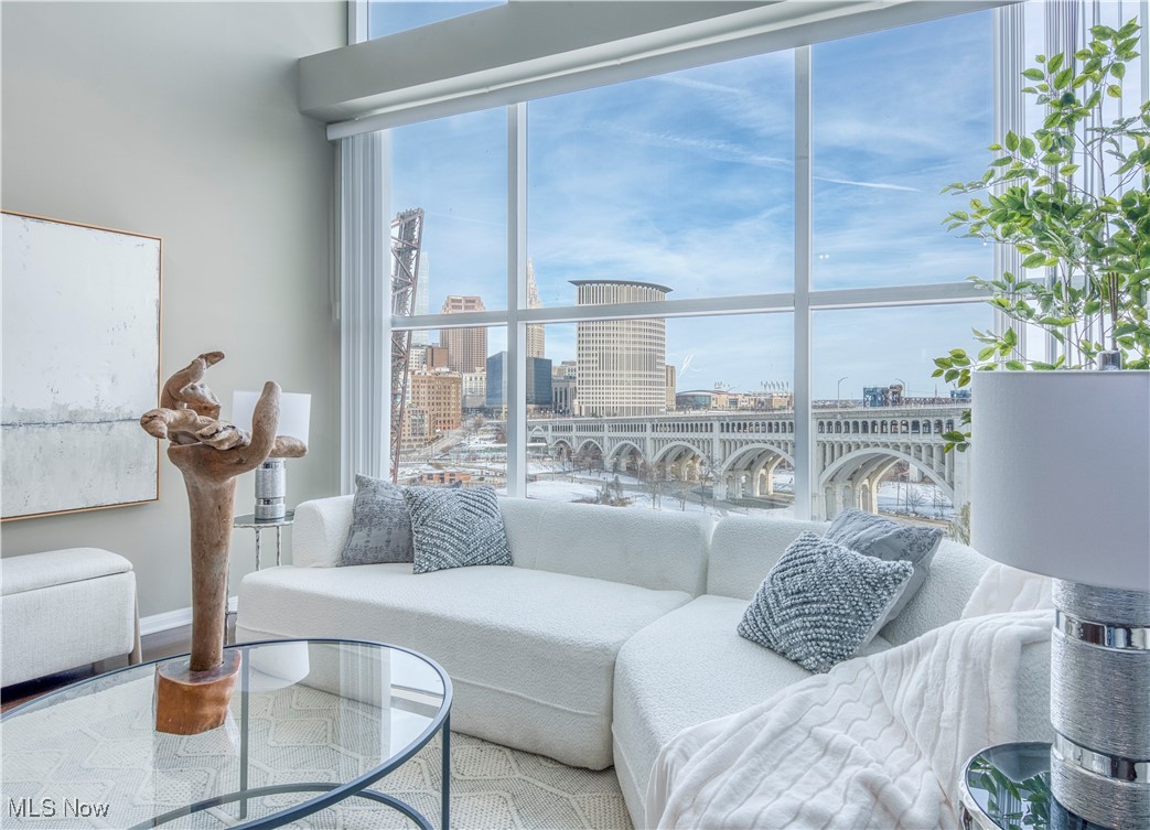 1237 Washington Avenue Cleveland OH 44113