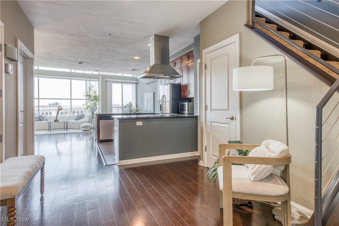 1237 Washington Avenue Cleveland OH 44113