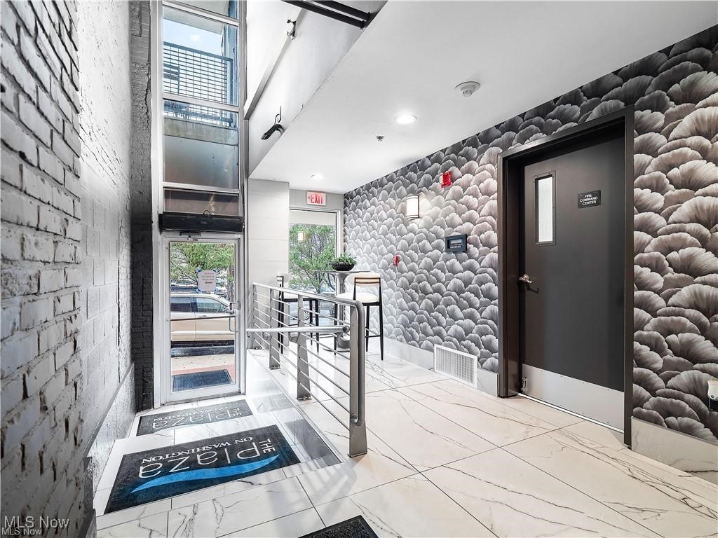 1237 Washington Avenue Cleveland OH 44113